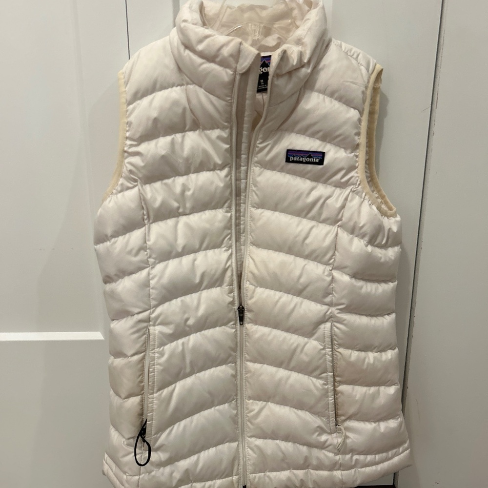 Patagonia kid size 10- white vest